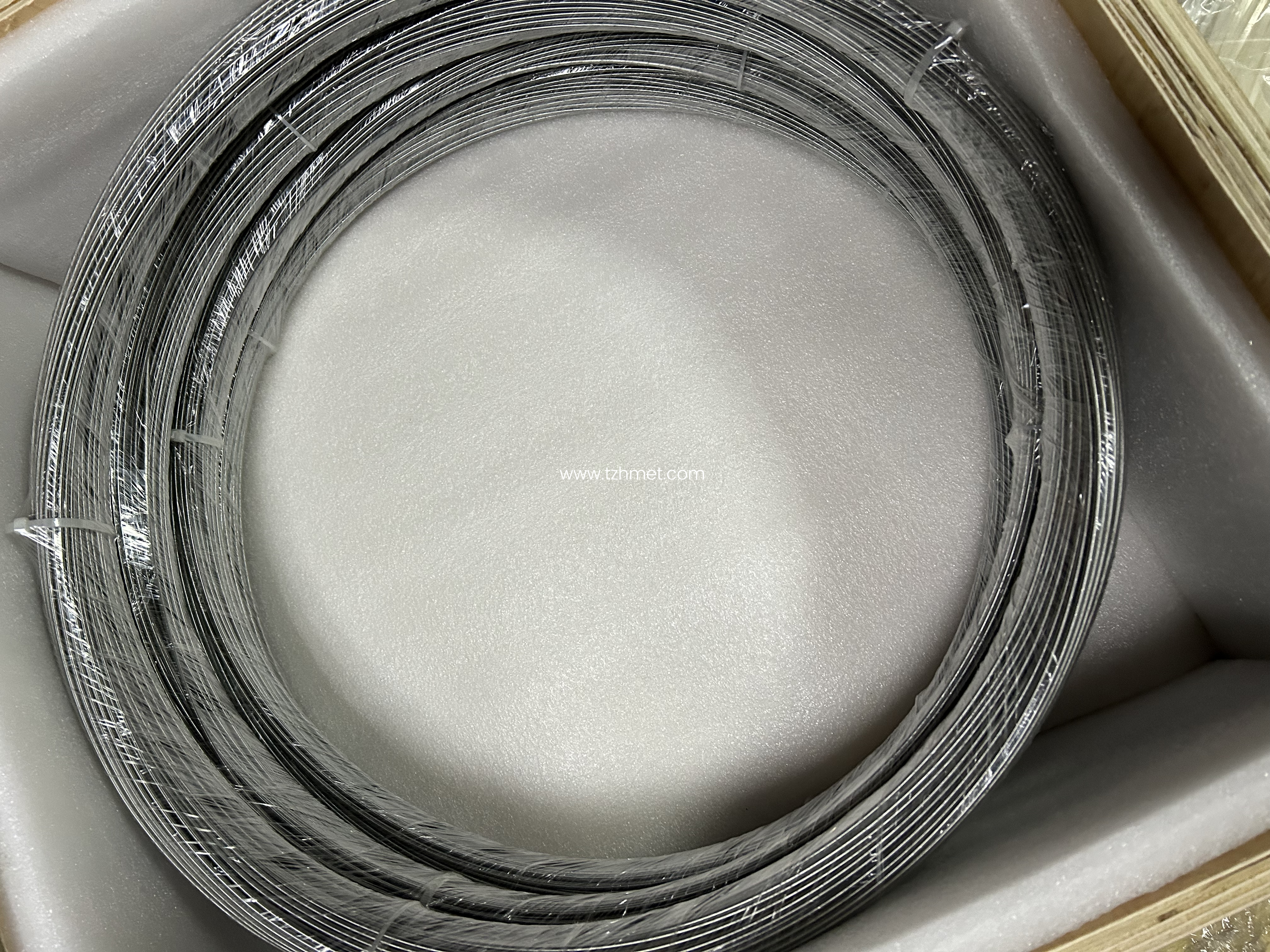 Hafnium wire for plasma and evaporation (Coiled Wire)